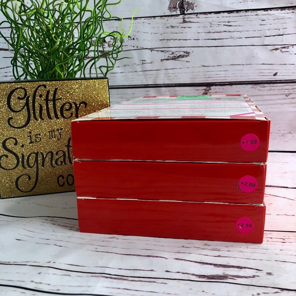 Betsey Johnson 3 Piece Reading Glasses - Picture 3 of 3